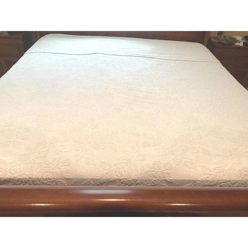 Vintage Candlewick Rose Chenille Bedspread